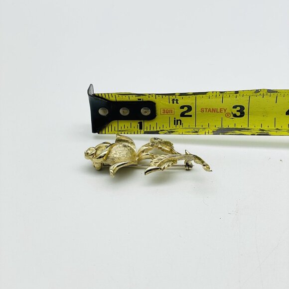 Vintage Gold Tone Textured Rose Brooch Flower Bud - Picture 6 of 6